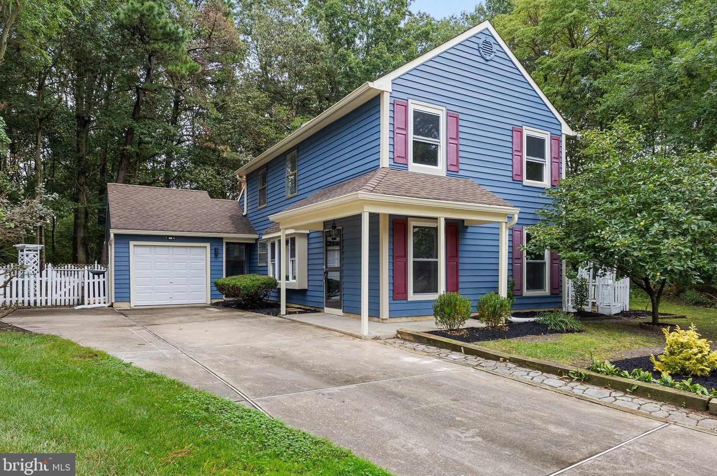 13 Hunter Ct, Waterford Township, NJ 08004-2921