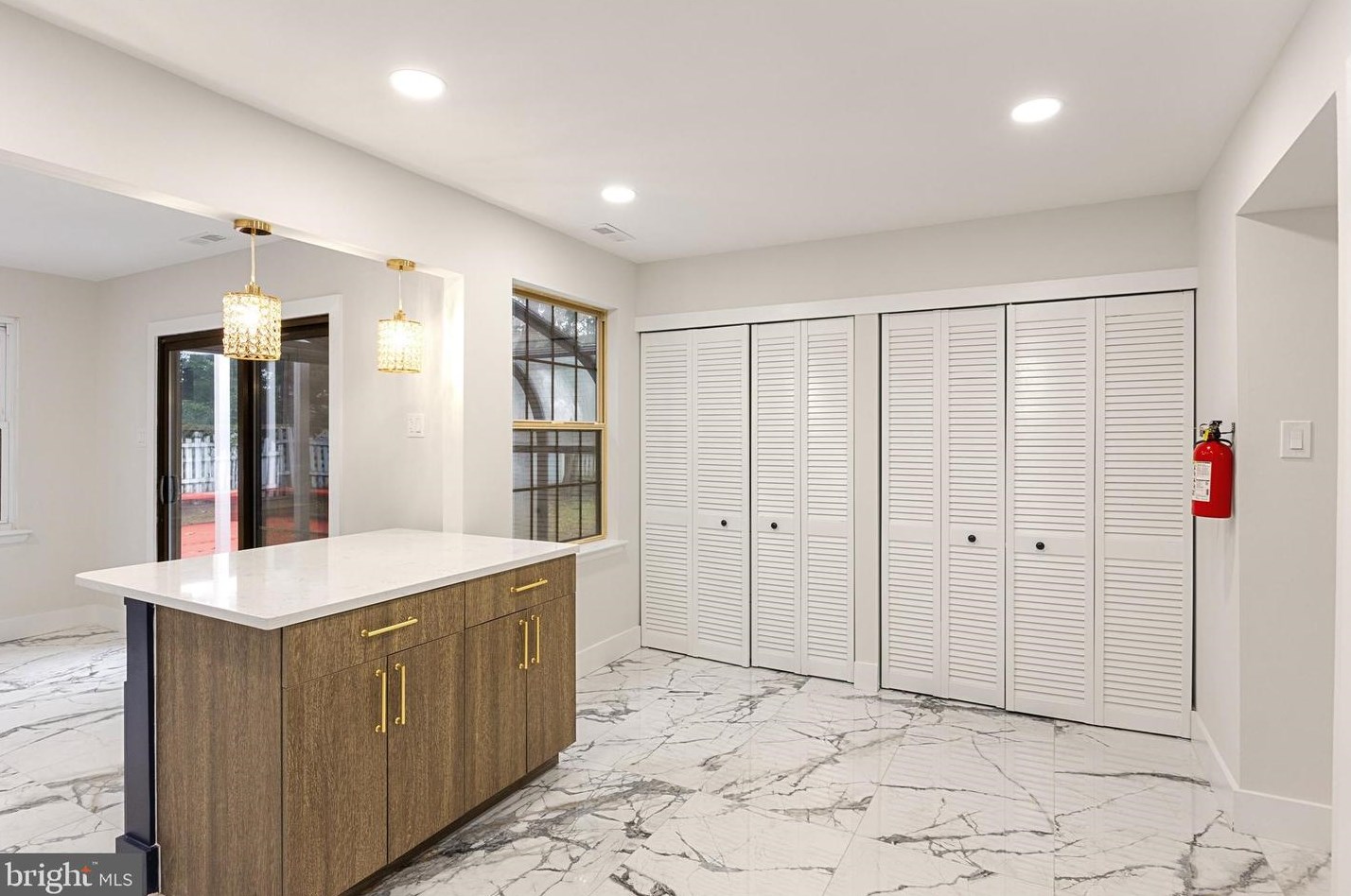 13 Hunter Ct, Waterford Township NJ 08004-2921 exterior