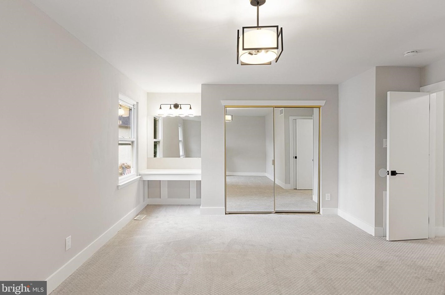 13 Hunter Ct, Waterford Township NJ 08004-2921 exterior