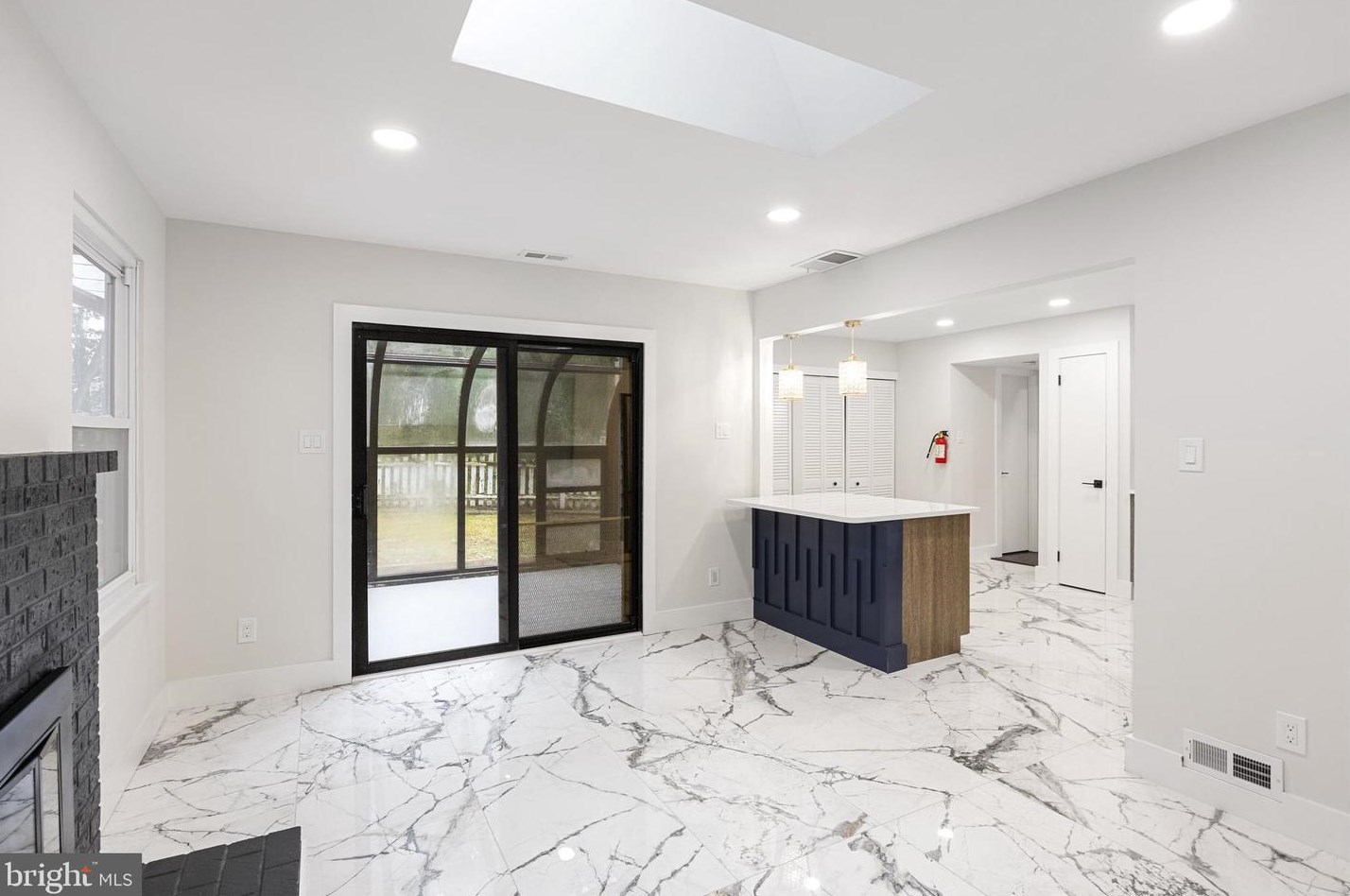 13 Hunter Ct, Waterford Township NJ 08004-2921 exterior