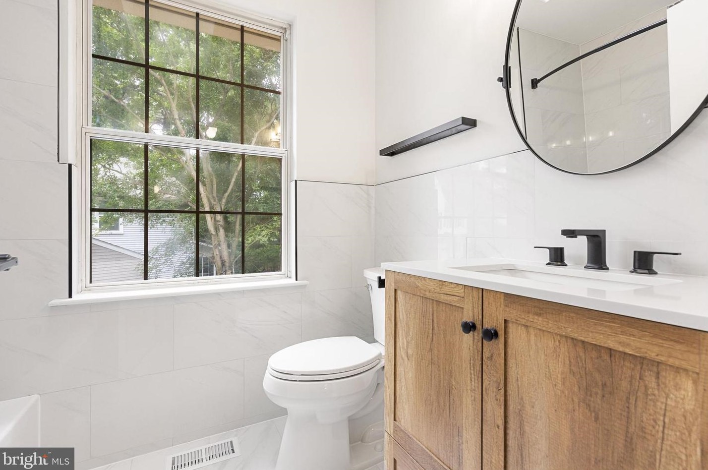 13 Hunter Ct, Waterford Township NJ 08004-2921 exterior