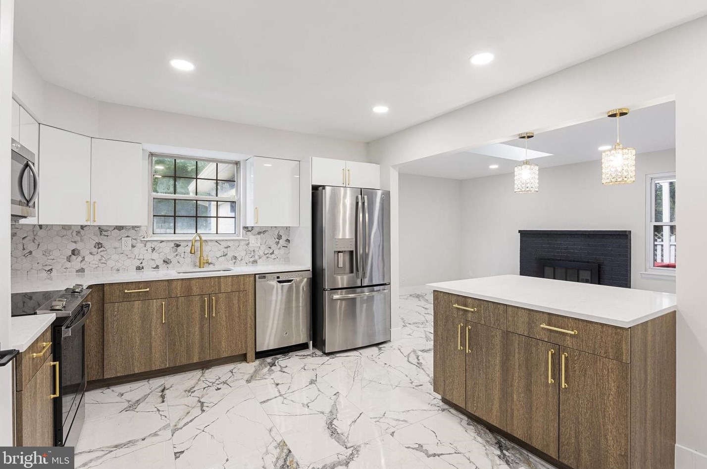 13 Hunter Ct, Waterford Township NJ 08004-2921 exterior