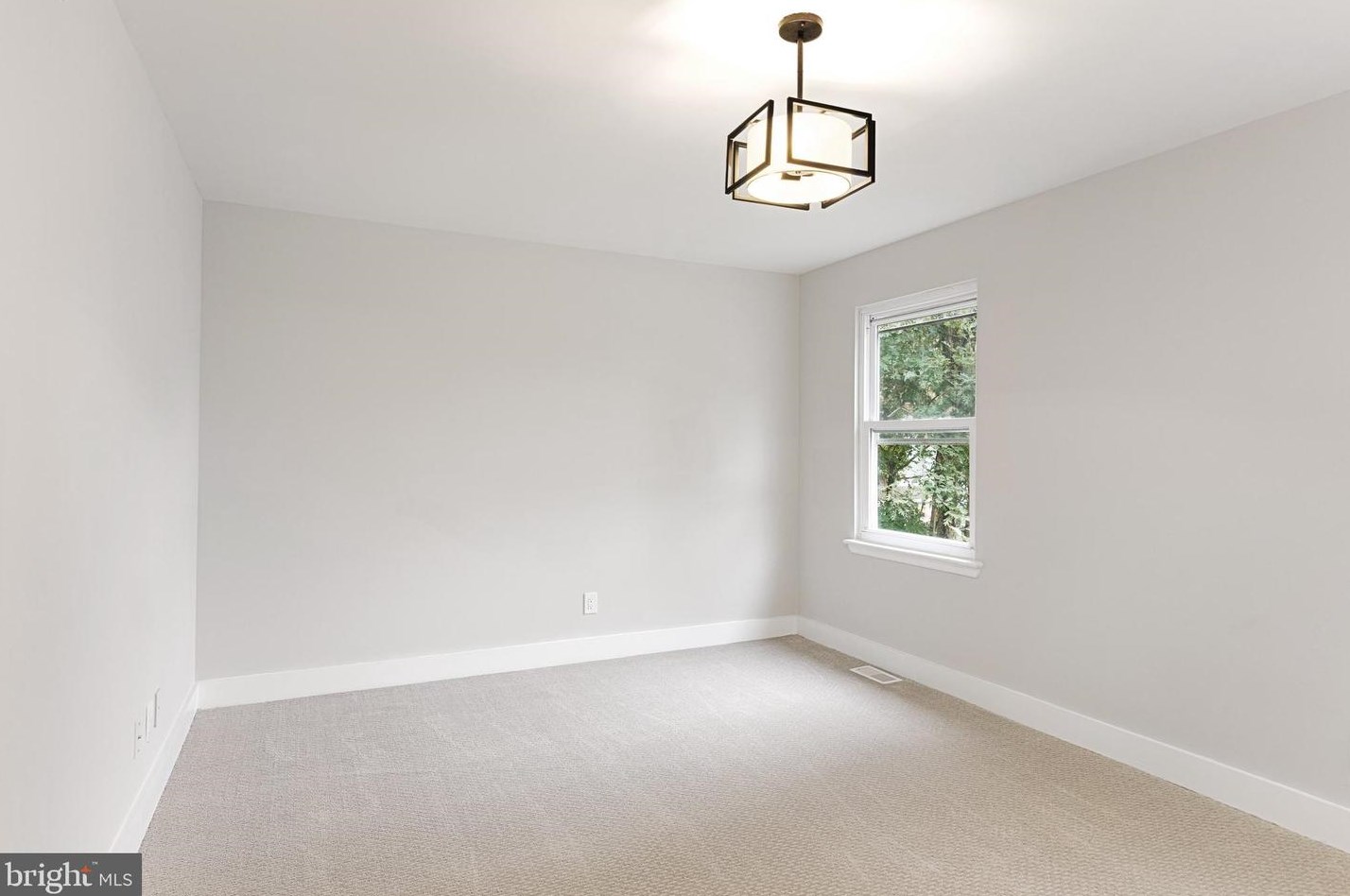 13 Hunter Ct, Waterford Township NJ 08004-2921 exterior