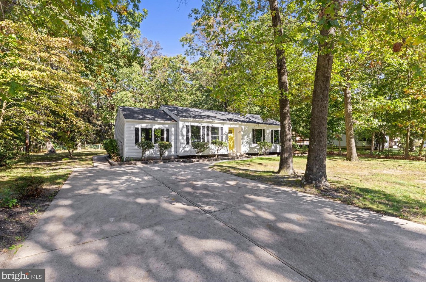 6 Muirfield Dr, Erial, NJ 08081