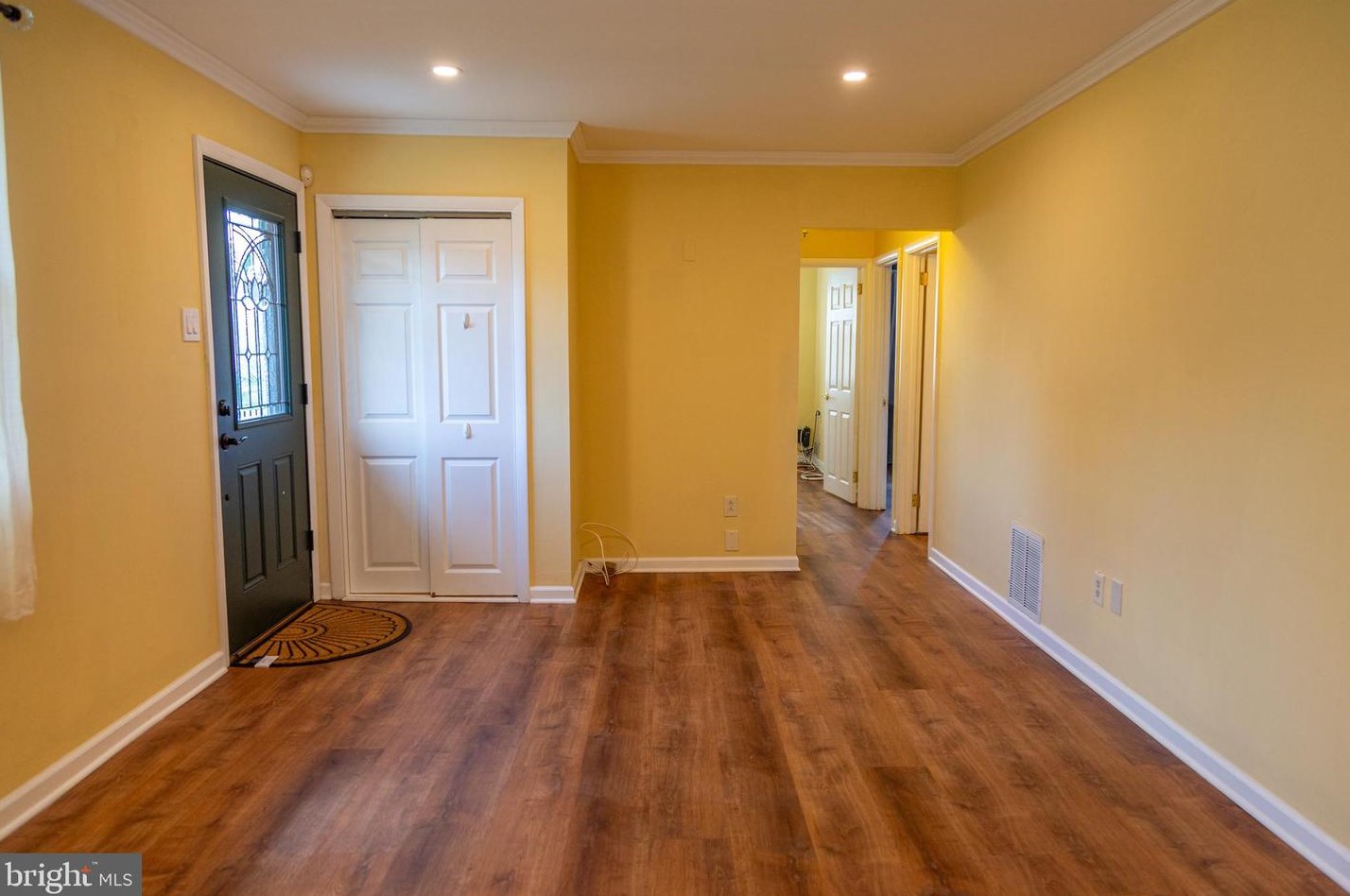 401 Windsor Dr, Gloucester, NJ 08031
