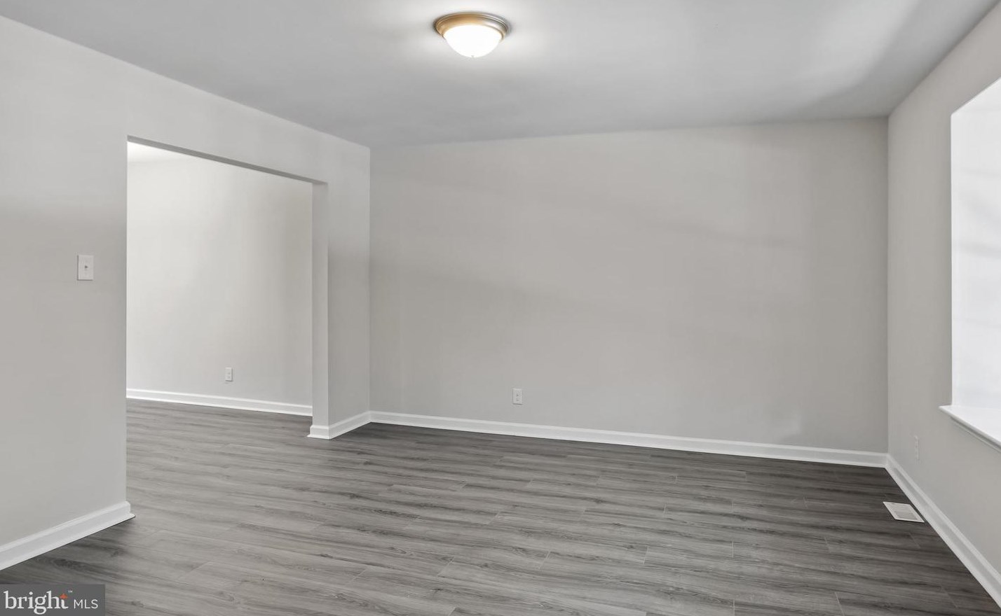 137 S Grove St, Erial, NJ 08081
