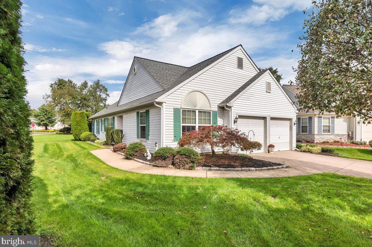 3 Glenview Ct, Gibbsboro, NJ 08026-1468