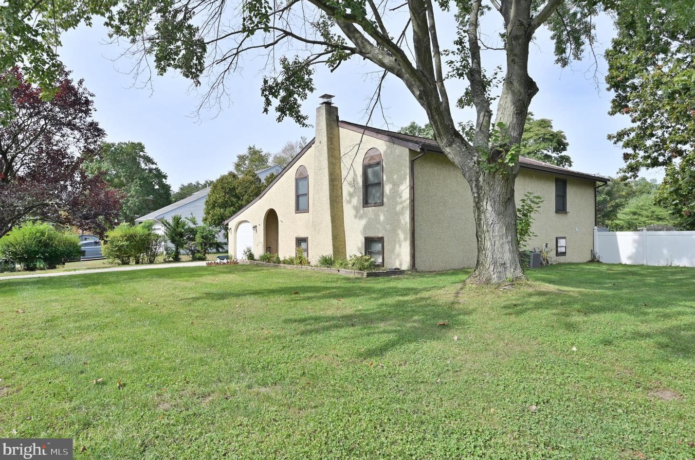 1 Briar Ln, Blenheim, NJ 08012