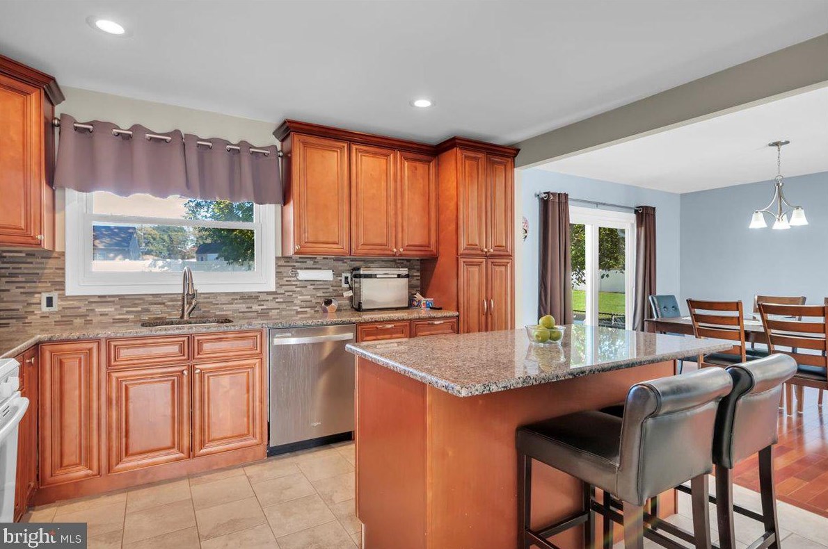 713 George Ln, Glendora NJ  08029-1712 exterior