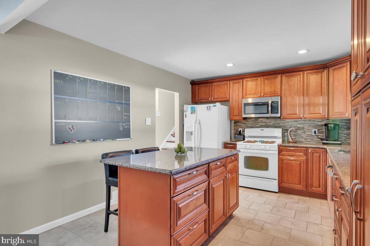 713 George Ln, Glendora NJ  08029-1712 exterior