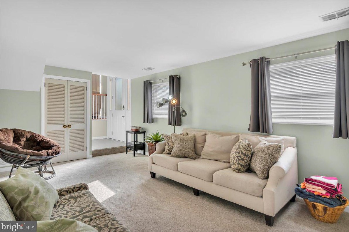 713 George Ln, Glendora NJ  08029-1712 exterior