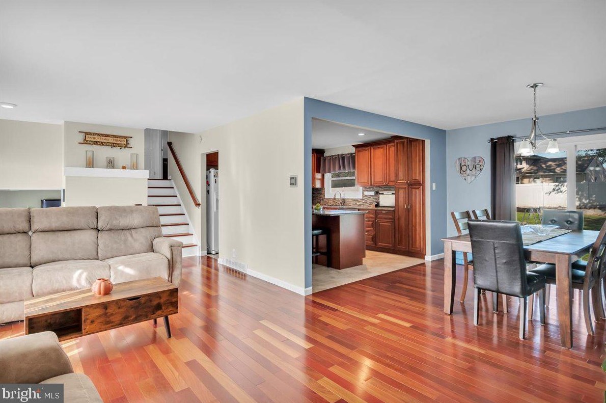 713 George Ln, Glendora NJ  08029-1712 exterior