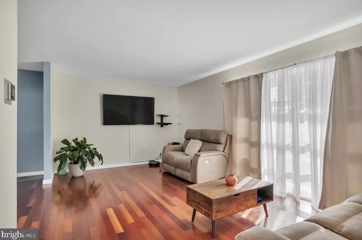 713 George Ln, Glendora NJ  08029-1712 exterior