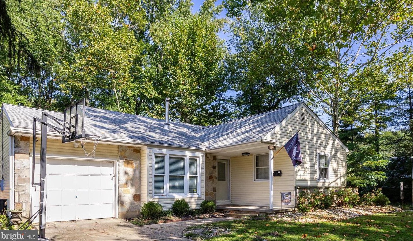 119 Stratford Ave, Stratford, NJ 08084