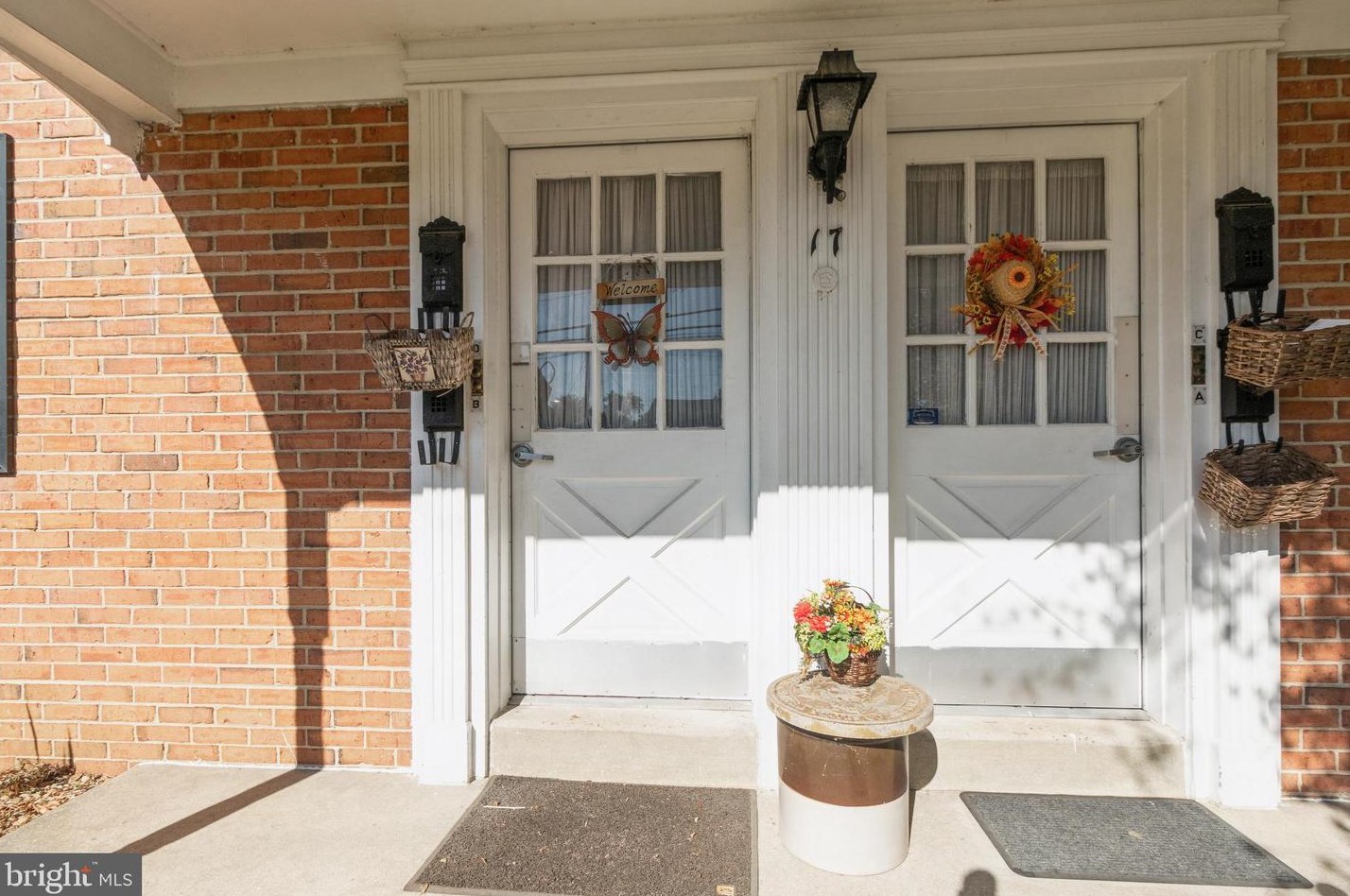 17 Sunnybrook Rd, Stratford, NJ 08084