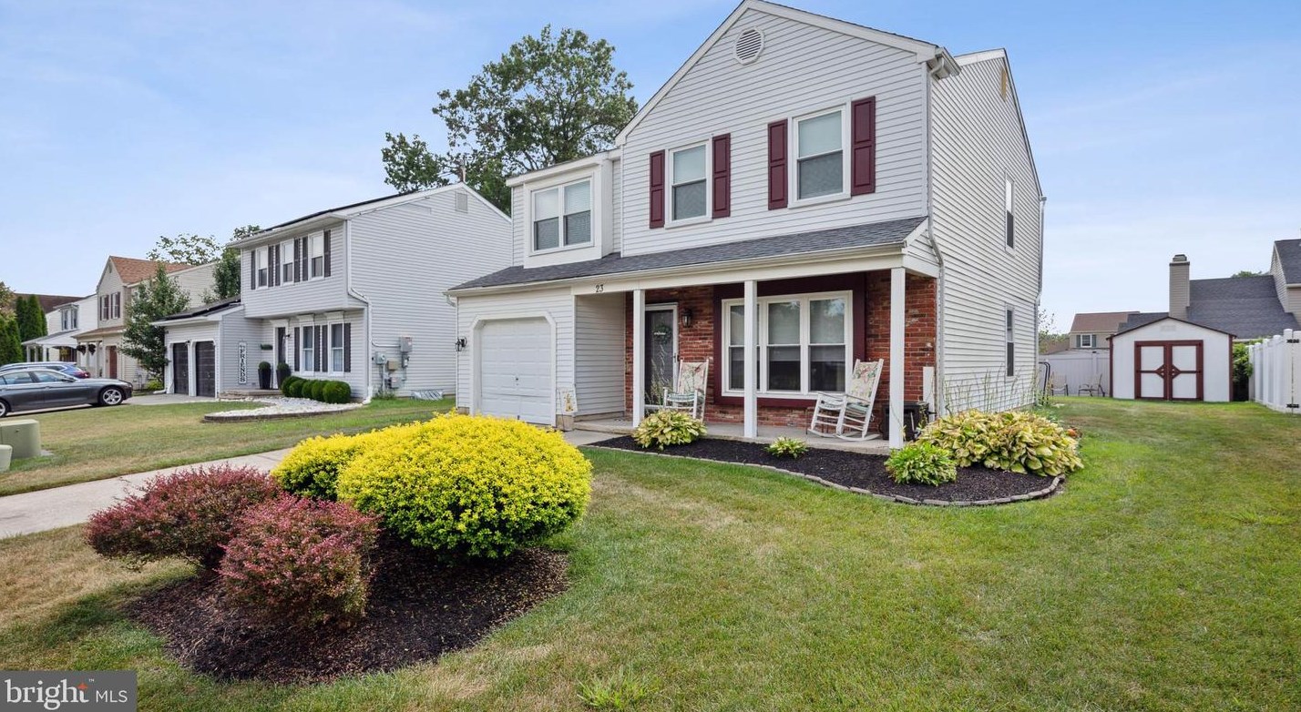 23 Stone Hollow Dr, Erial, NJ 08081