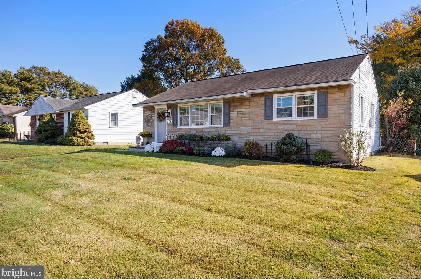 206 Willmont Ave, Barrington, NJ 08007