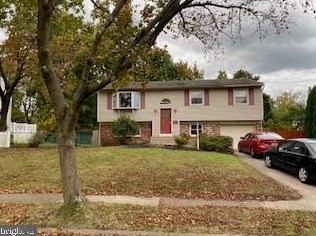 42 Pennsylvania Ave, Stratford, NJ 08084
