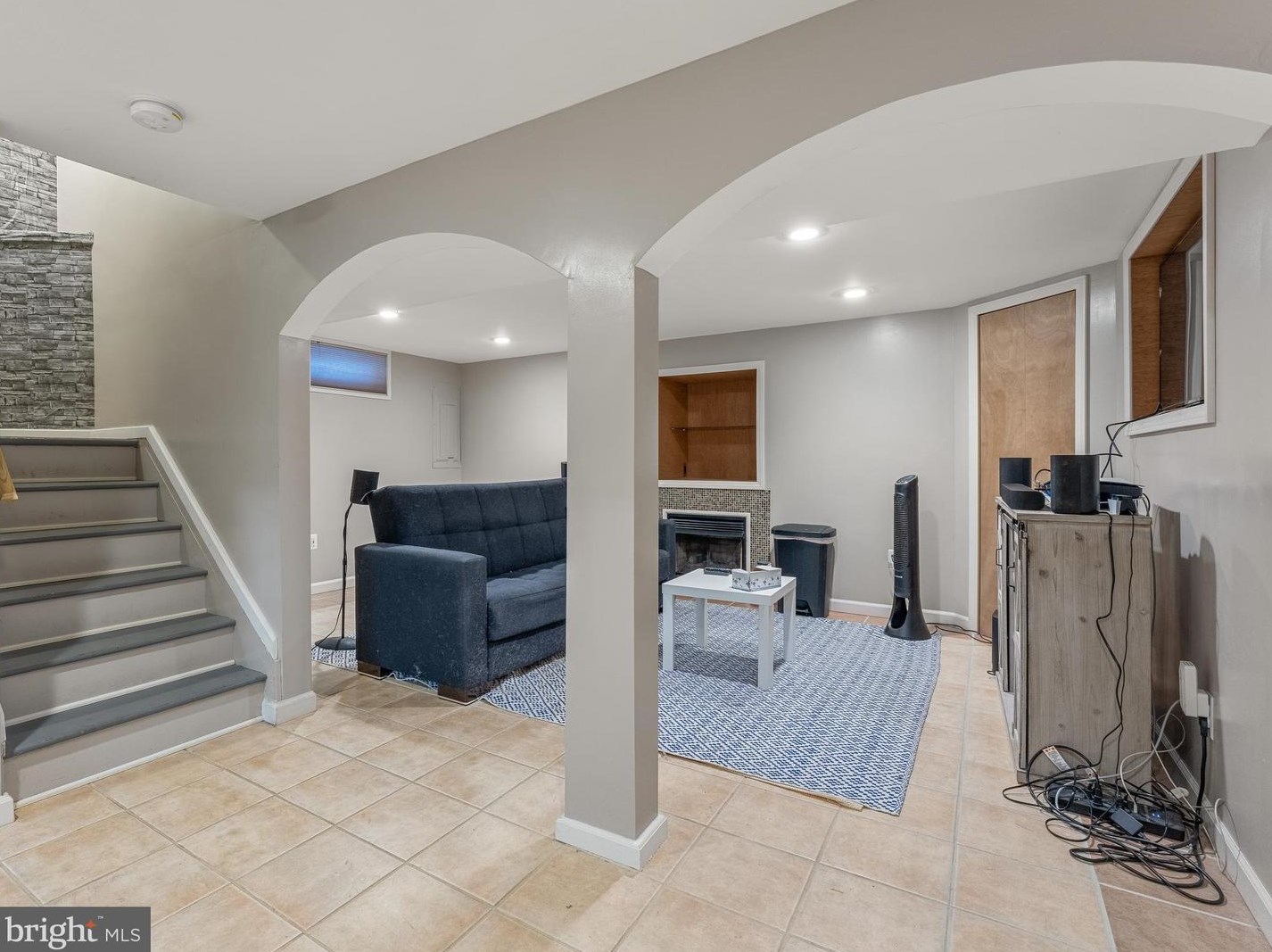 9 Horseshoe Ct, Waterford Township NJ  08004-2922 exterior