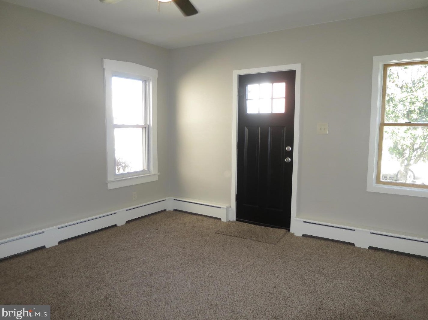 904 Somerset St, Gloucester, NJ 08030