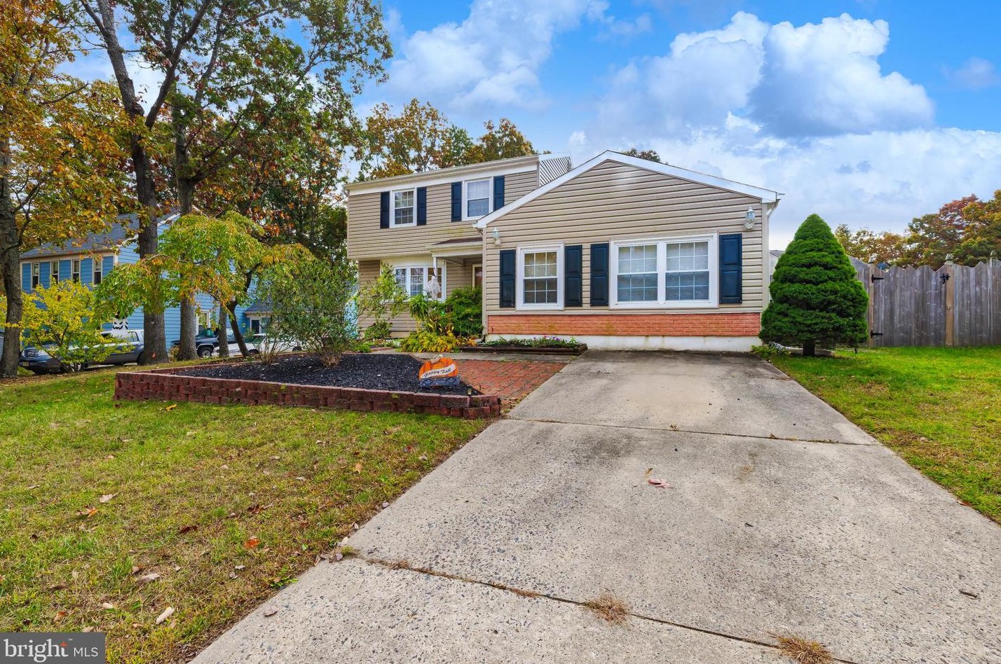 14 Sturbridge Dr, Erial, NJ 08081