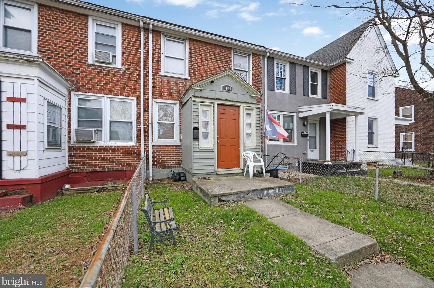 1004 Niagara Rd, Camden, NJ 08104