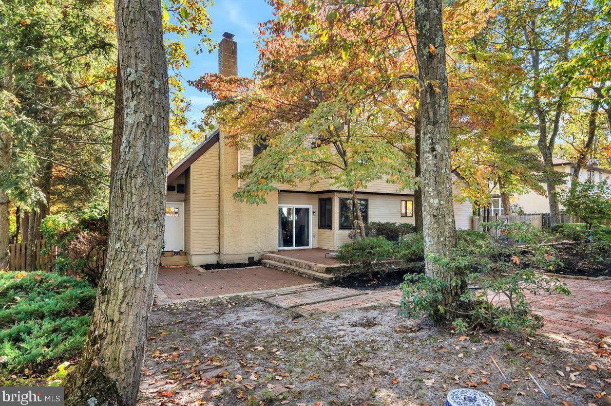 26 Brookwood Dr, Franklin Township, NJ 08043