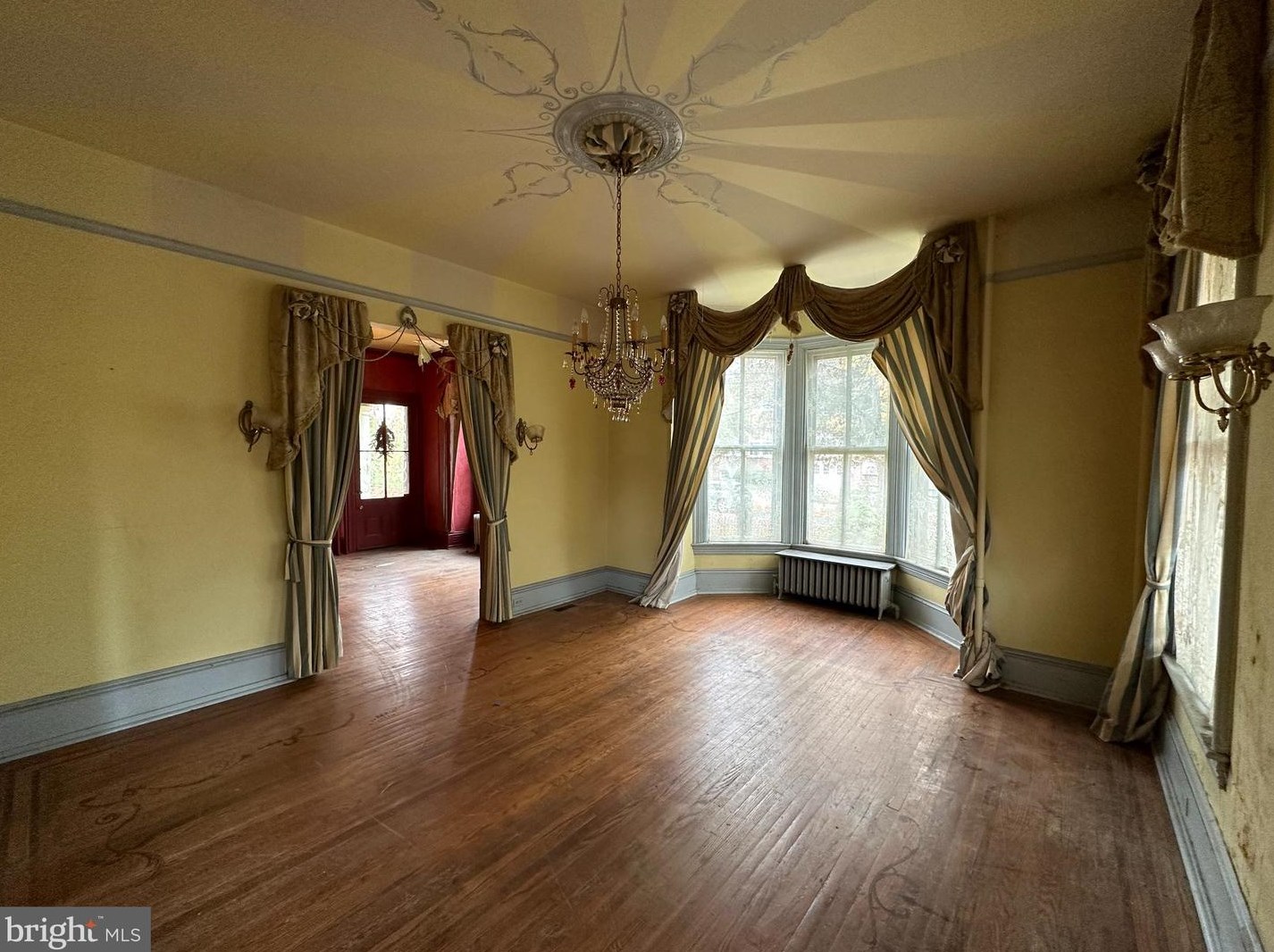 100 Chestnut St, Tavistock, NJ 08033