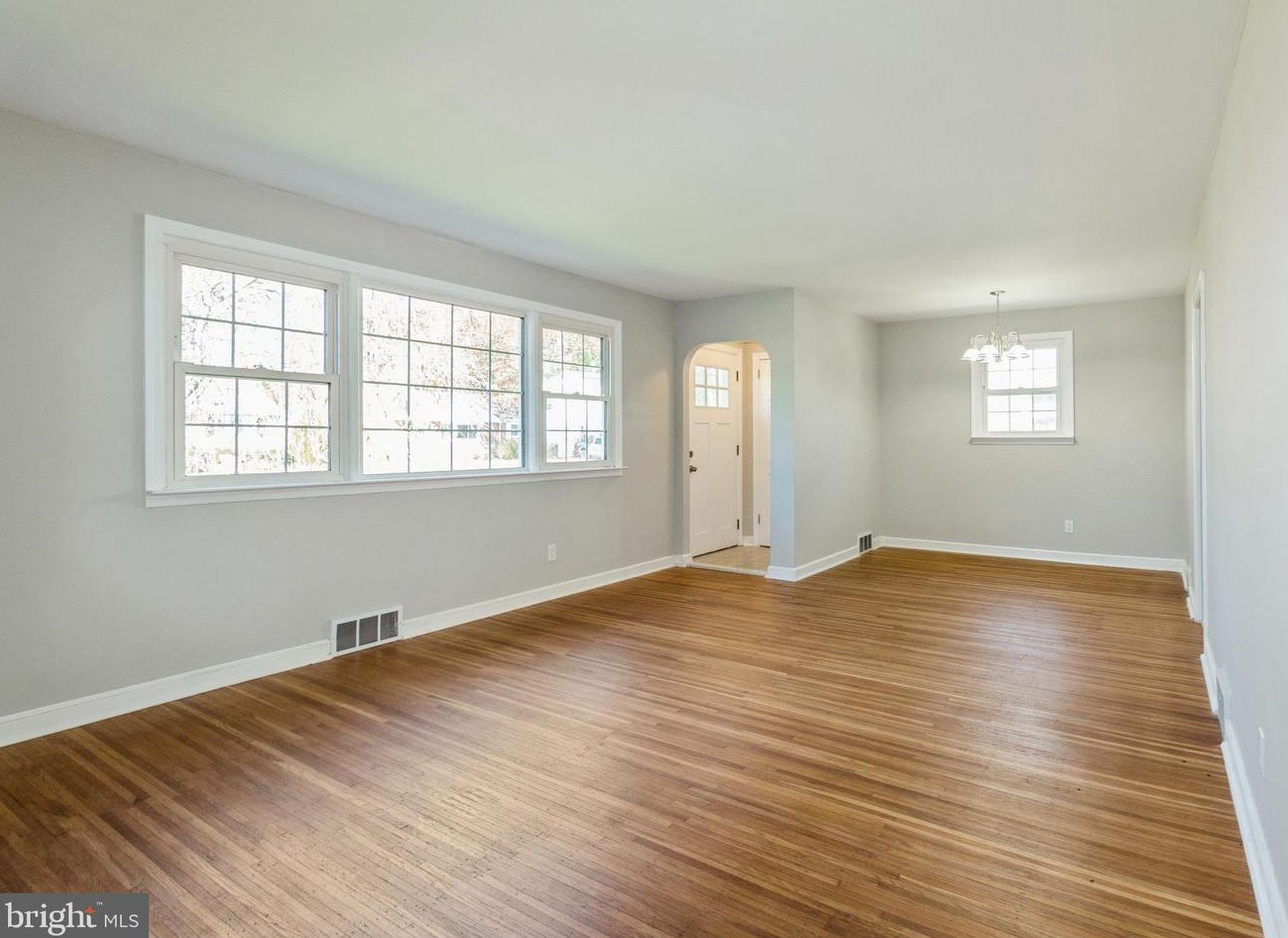 212 Edwards Ave, Barrington, NJ 08007