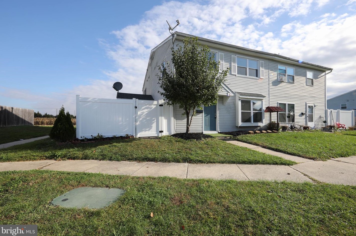 13 Lawrence Ct, Erial, NJ 08081