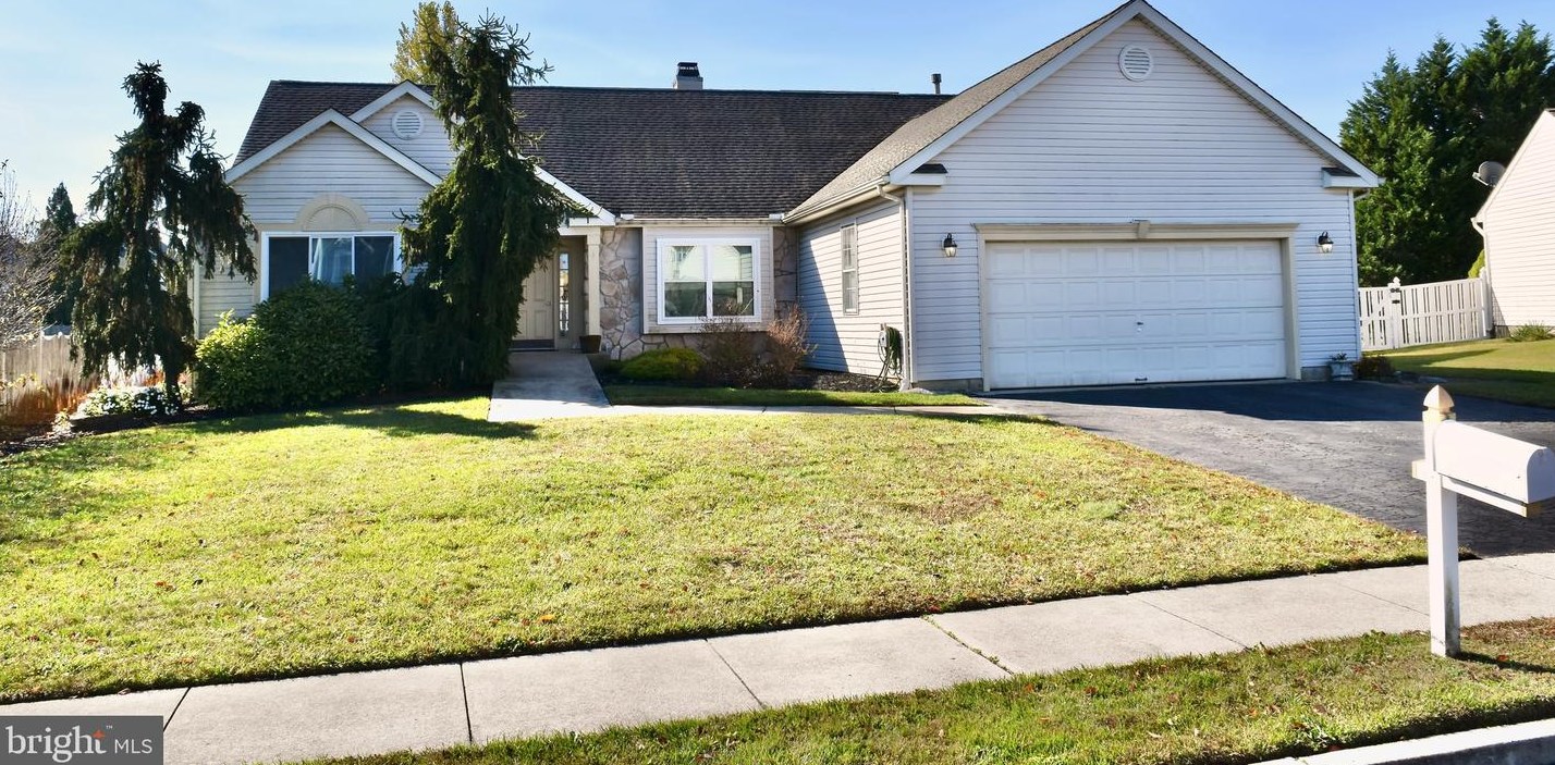 3 Patterson Ln, Erial, NJ 08081