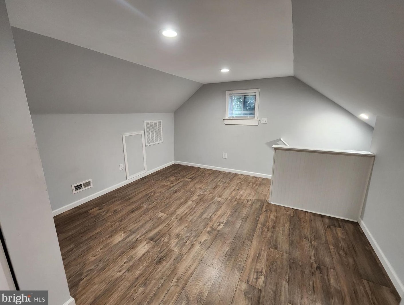 23 E 3rd Ave #b, Runnemede, NJ 08078