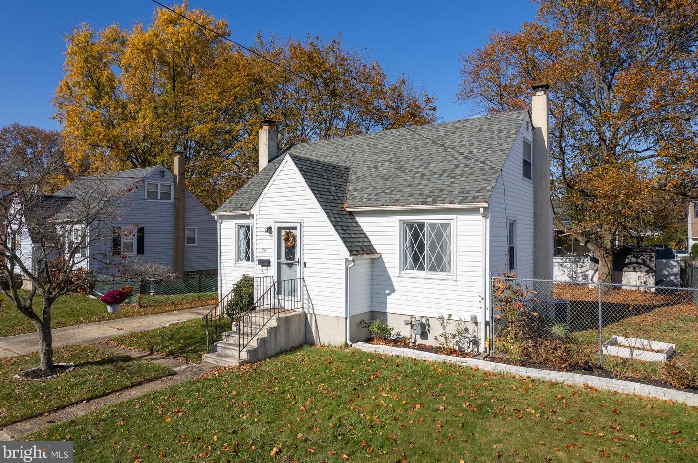 703 W Lincoln Ave, Magnolia, NJ 08049