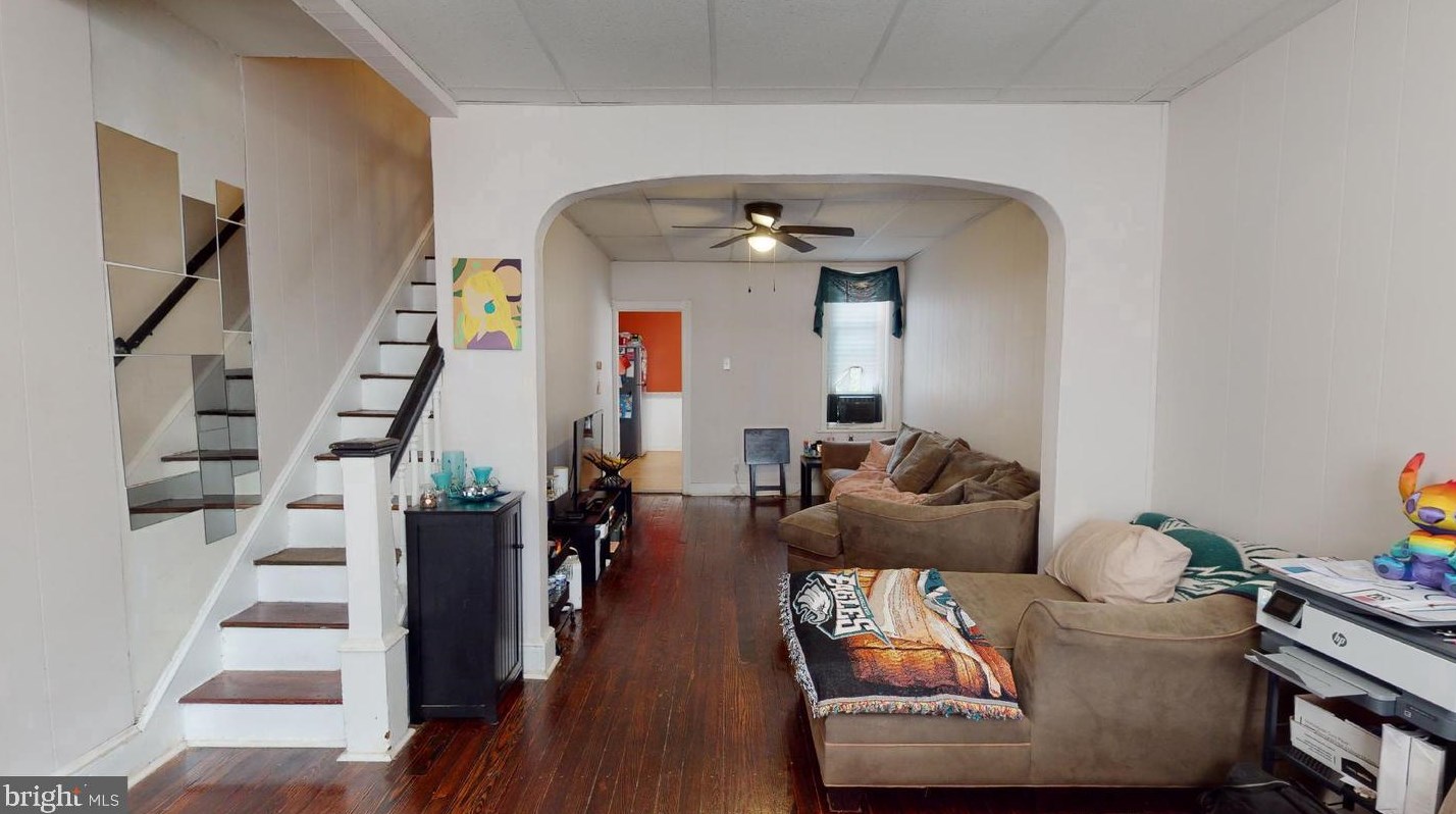339 Bergen St, Gloucester, NJ 08030