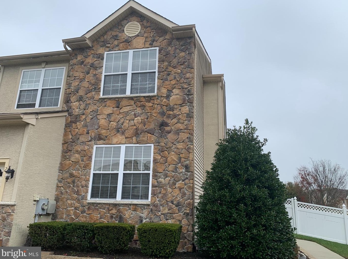 2 Zion Dr, Berlin Boro, NJ 08009