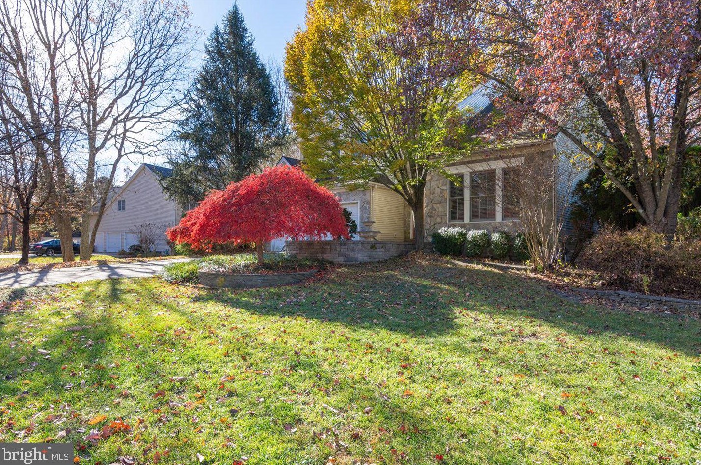 4 Regency Dr, Franklin Township, NJ 08043