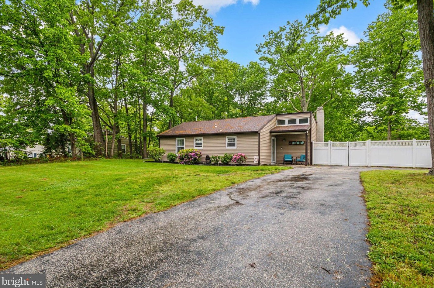 27 Dundalk Ln, Erial, NJ 08081