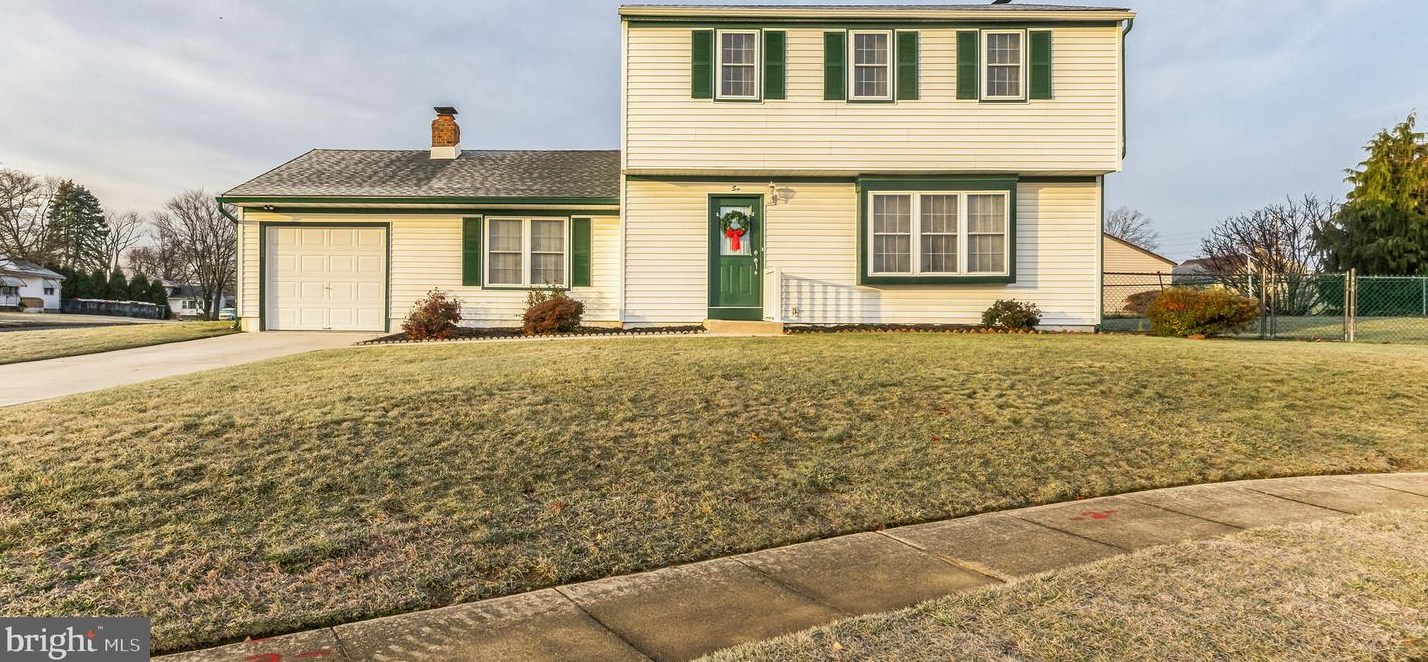 6 Betsy Ct, Glendora, NJ 08029-1738