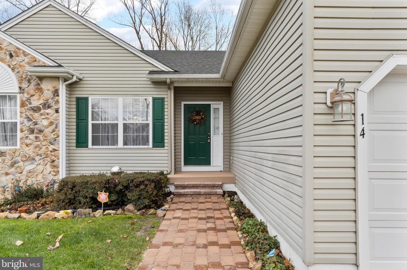 14 Morningstar Ct, Erial, NJ 08081