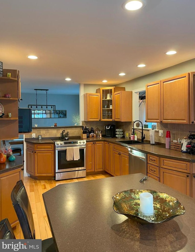 706 Cannery Row, Waterford Township NJ  08004-1224 exterior