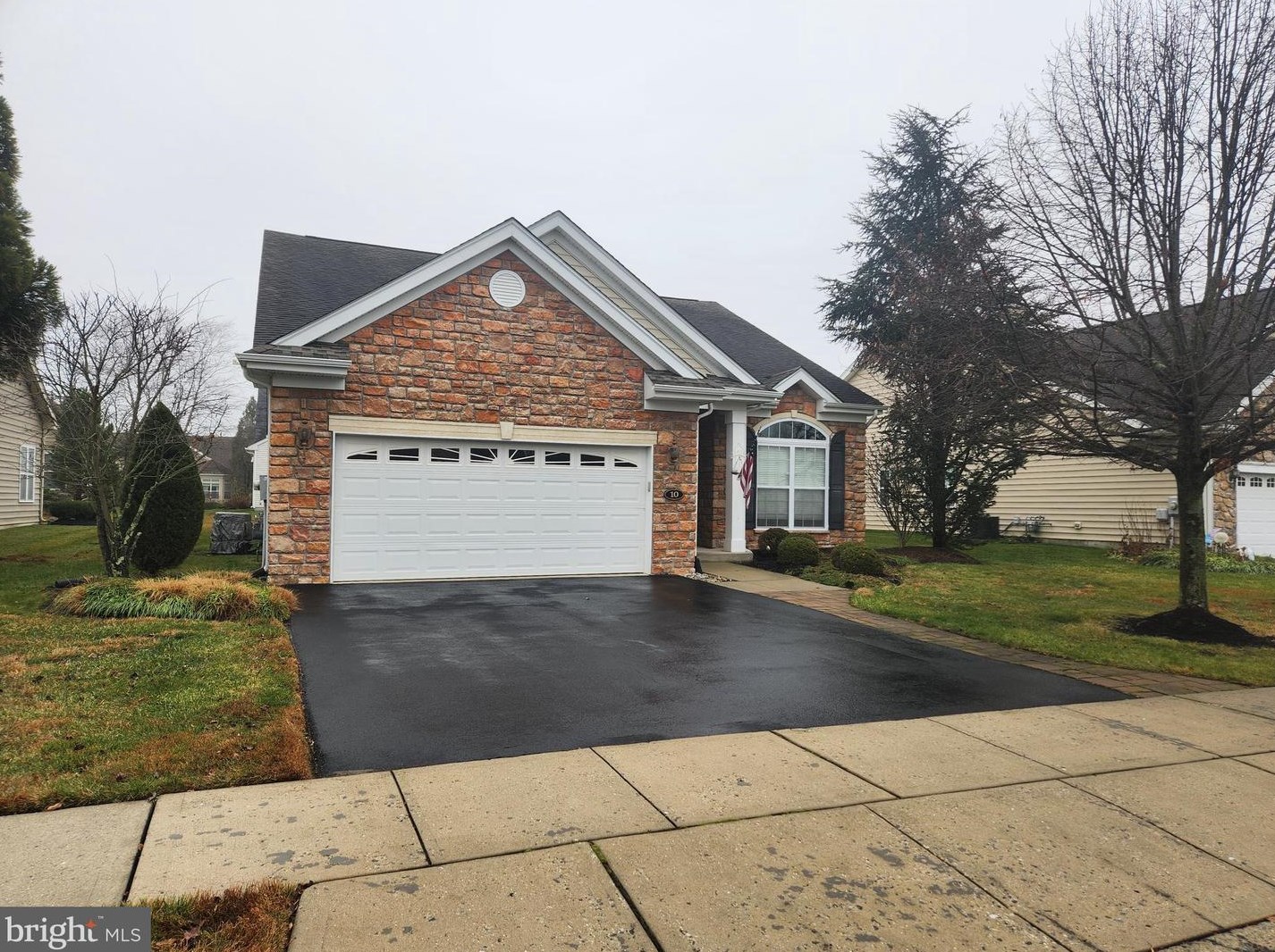 10 Tavistock Dr, Berlin Boro, NJ 08009-9482