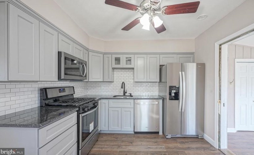 553 Maple Ave, Camden, NJ 08106