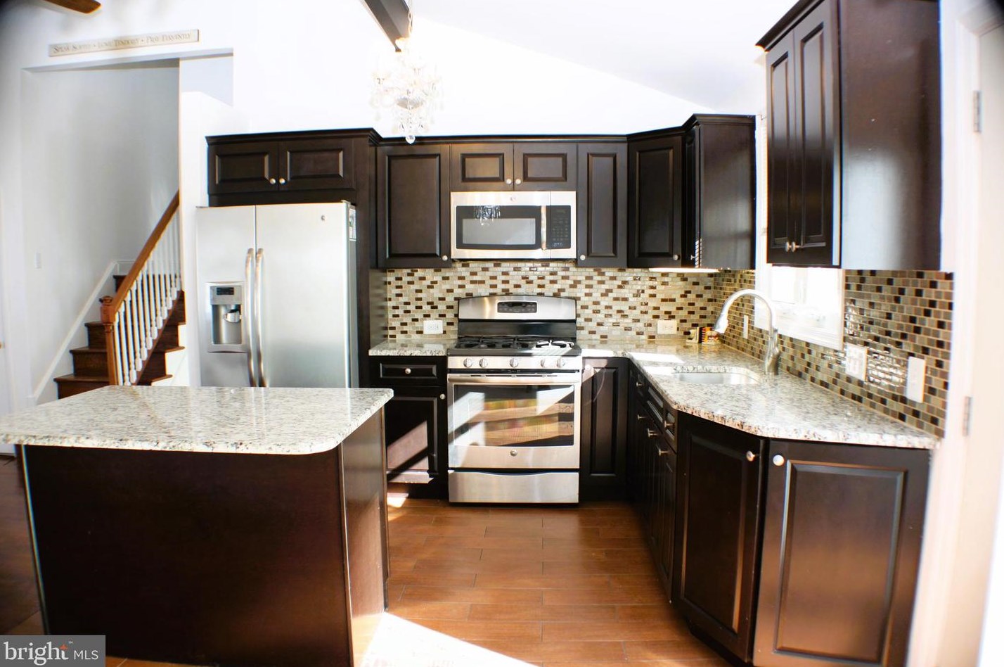 13 Timber Dr, Barrington, NJ 08007
