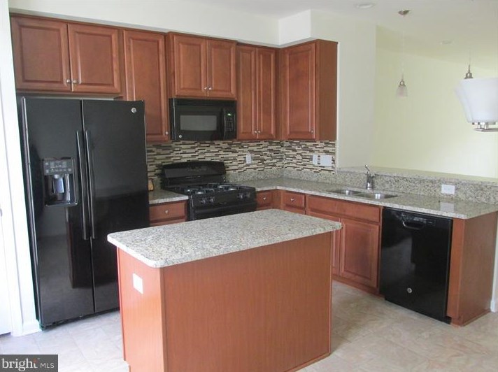 22 Tylers Ct, Somerdale, NJ 08083