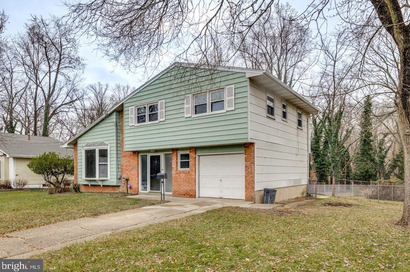 487 Fresno Dr, Magnolia, NJ 08049