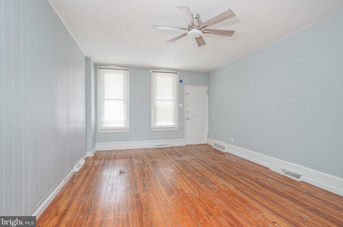 254 Chestnut St #1st Fl, Runnemede, NJ 08078