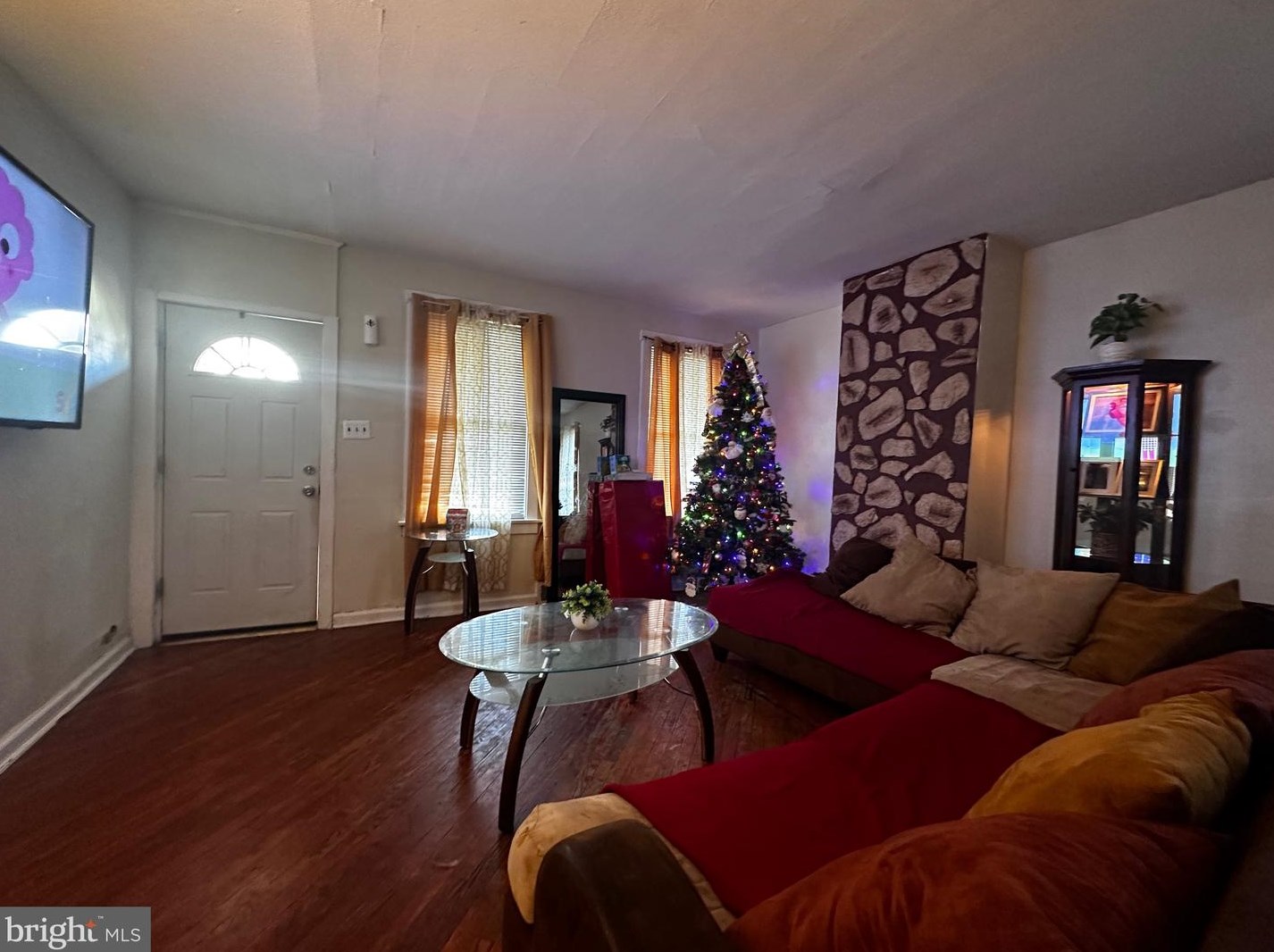 2820 Hayes Ave, Camden, NJ 08105