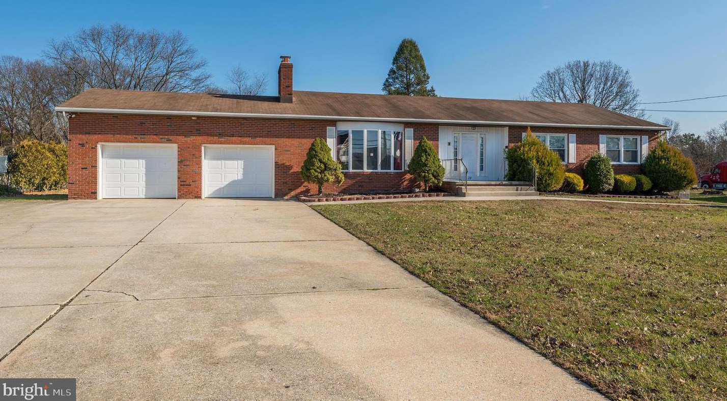 28 S Cedarbrook Rd, Erial, NJ 08081
