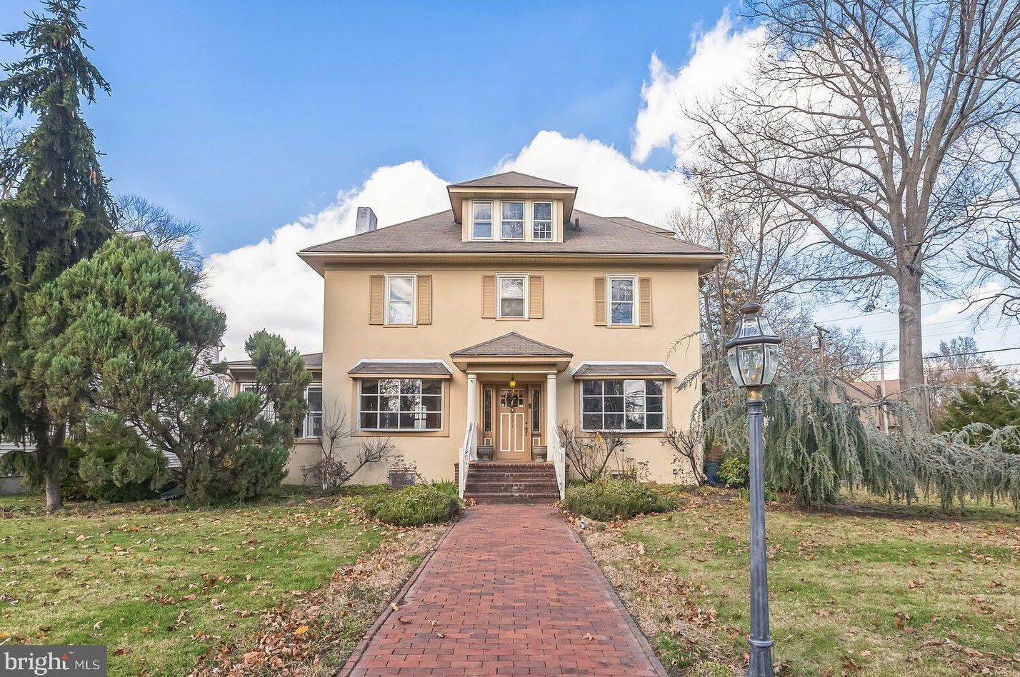 211 E Bettlewood Ave, Camden, NJ 08107