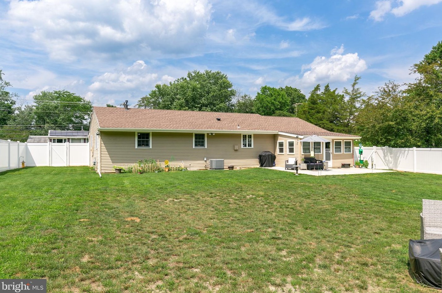 128 Hayes Mill Rd, Waterford Township NJ  08004-2419 exterior